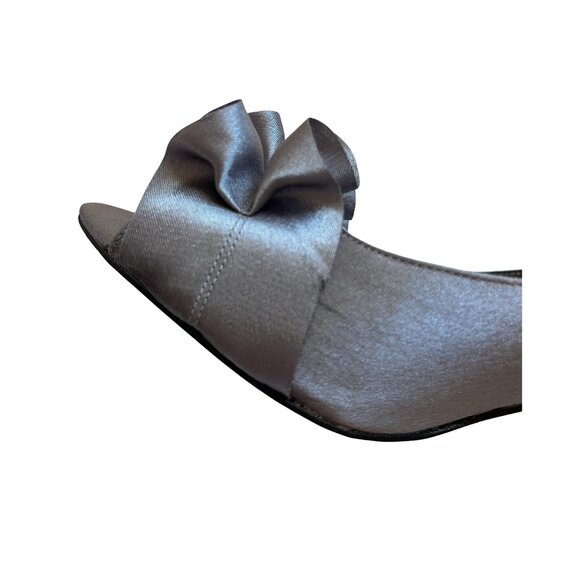 Nina Fulvia Women's Light Pewter Satin Ruffle Peep Toe Pump Heels Size US 7.5 M - Picture 6 of 7